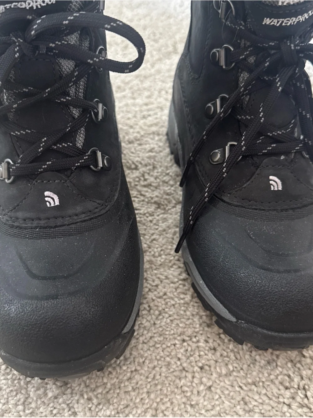 The North Face Black Chilkat 400 Boots Women 7.5 Primaloft IcePick Waterproof